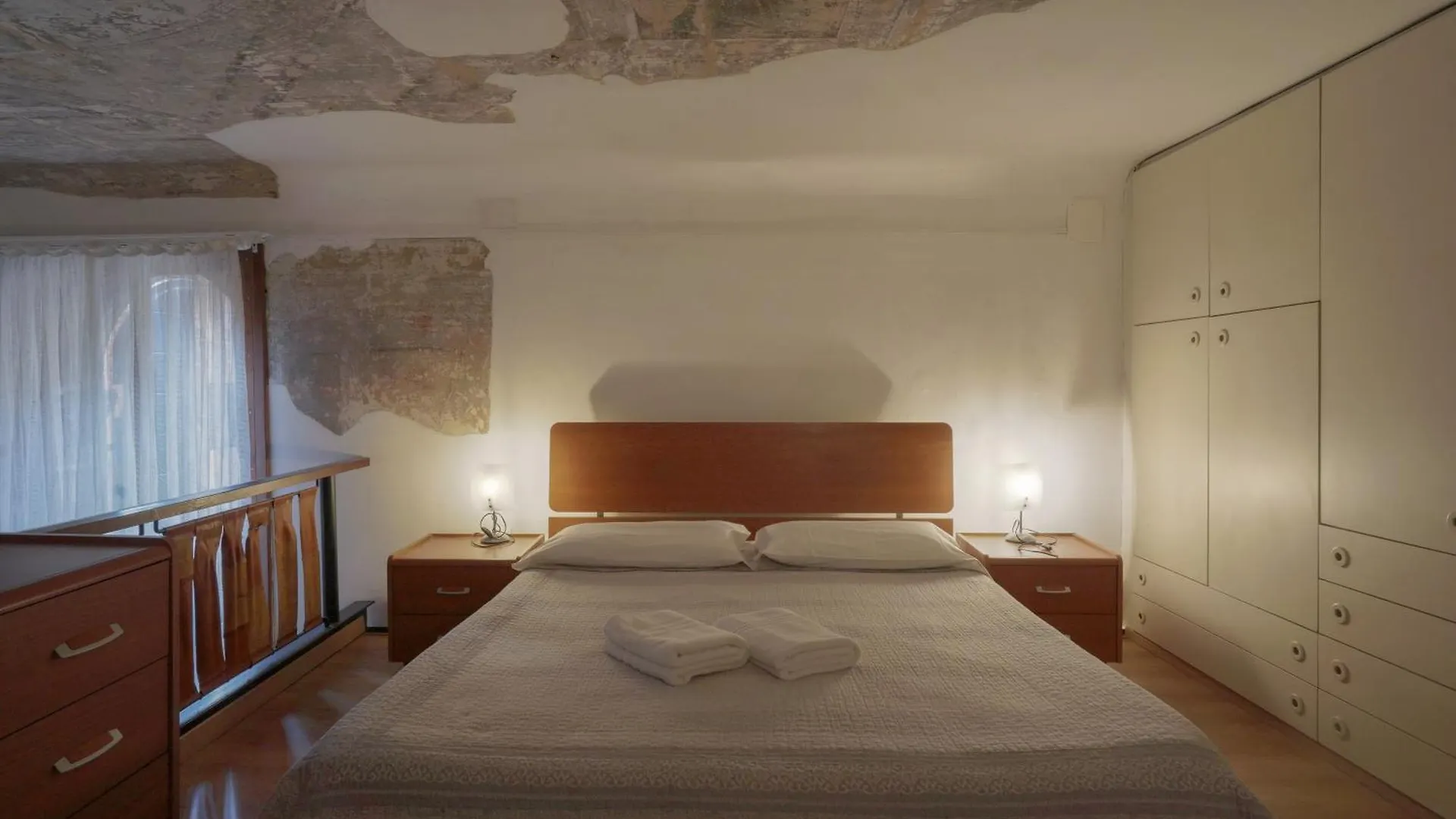 Melusina Apartments Rialto Venice 0*,  Italy