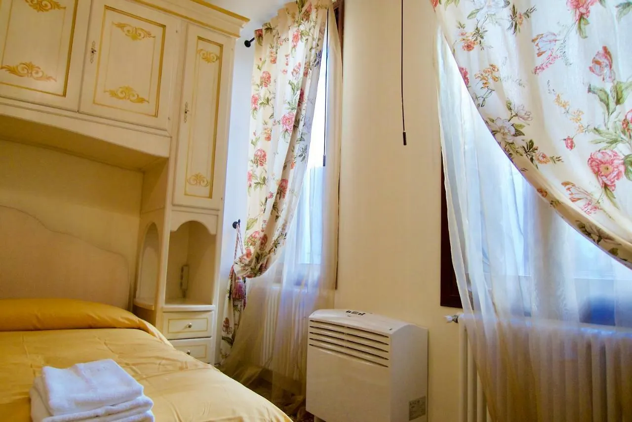 Melusina Apartments Rialto Venice Italy