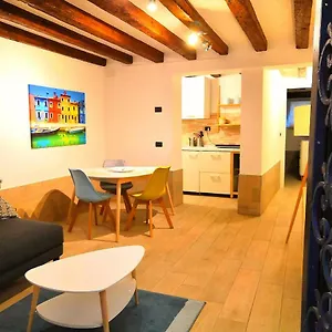  Apartment Alcova
